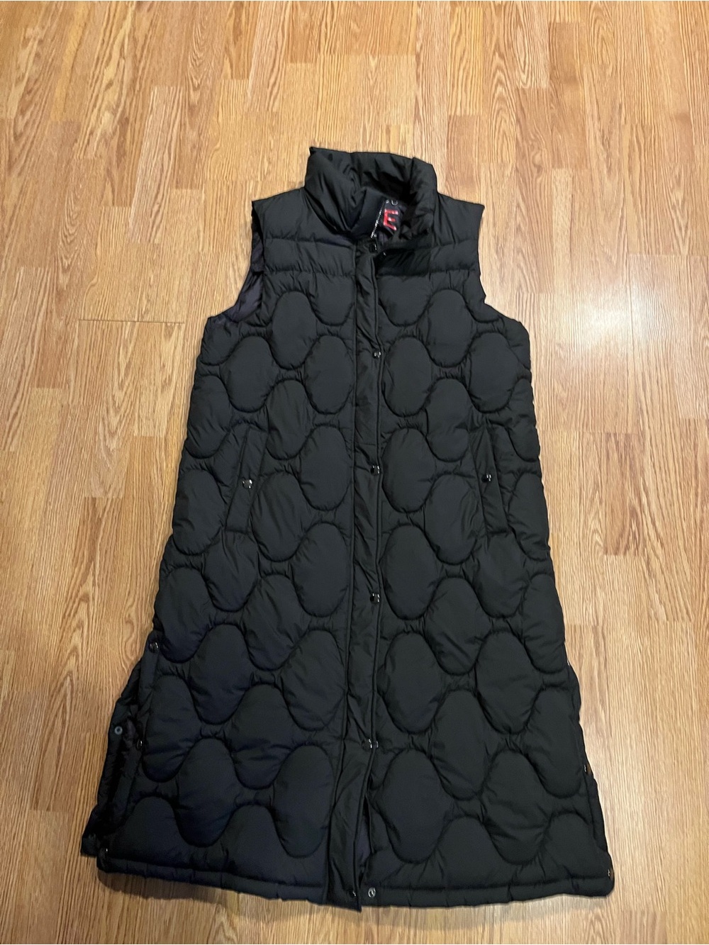 Bernardo Love Long Walk Onion Quilted Puffer Vest Black Size Large EcoPlume